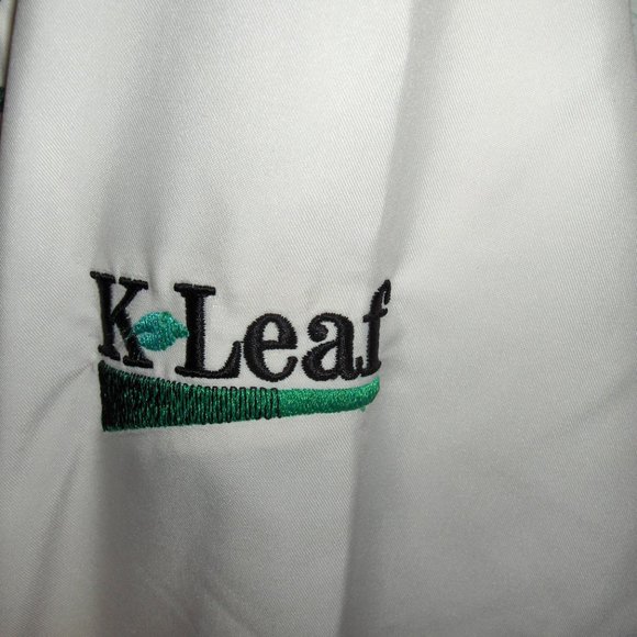 Cutter and Buck convertible pullover lined windbreaker, Measures 52" Chest - Picture 3 of 10